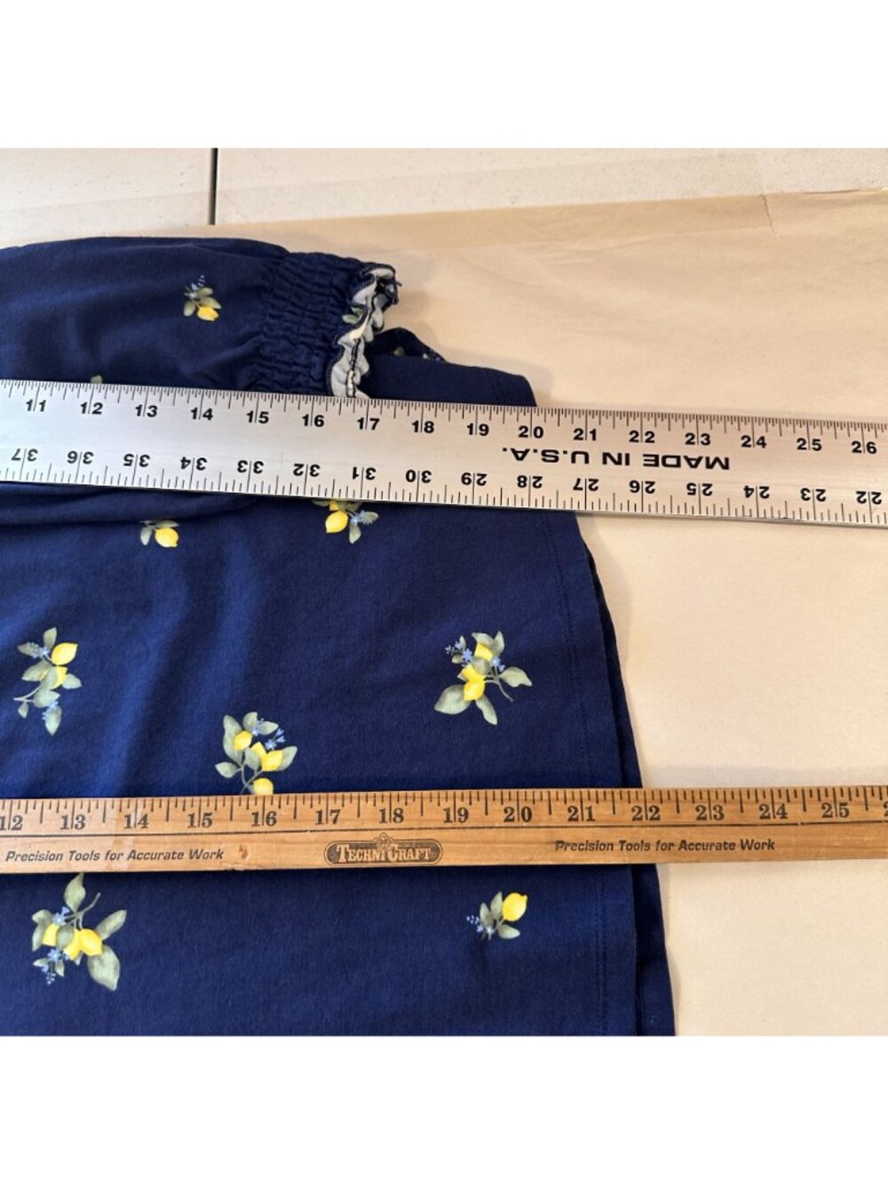 Cuddl Duds Womens Topn Lemon Print Navy Blue 3/4 Sleeve Shirred Cuffs Medium - Picture 5 of 5